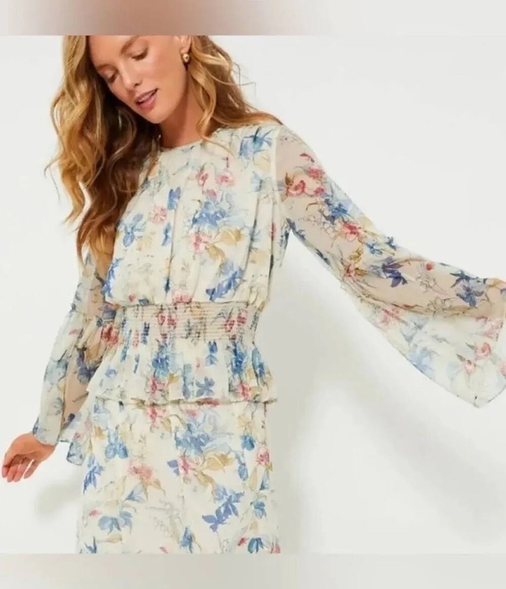 NWT Tuckernuck Jennie Dress L Snowberry Floral Smocked Bell Sleeve